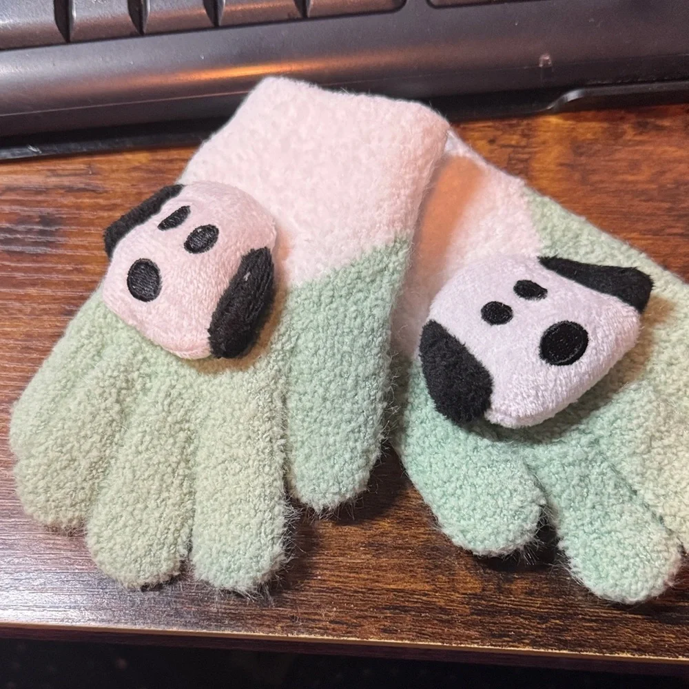 Adorable Green and White Kids Gloves with Puppy Design